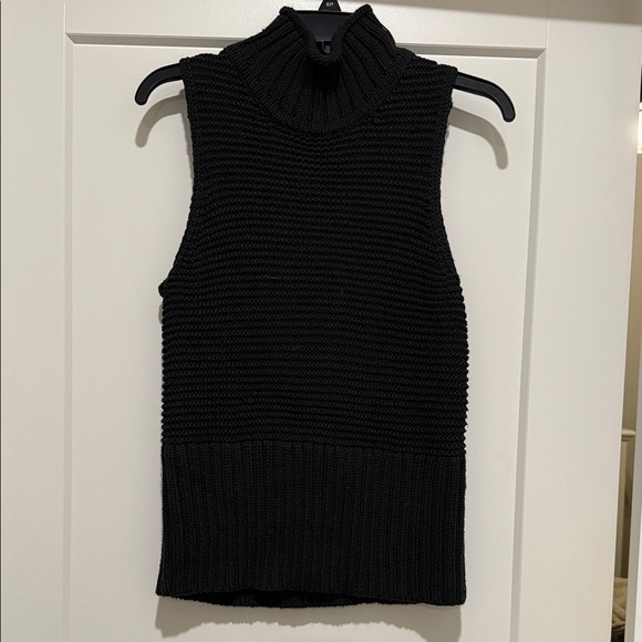 GAP Black Sleeveless Turtleneck Sweater - Picture 1 of 4